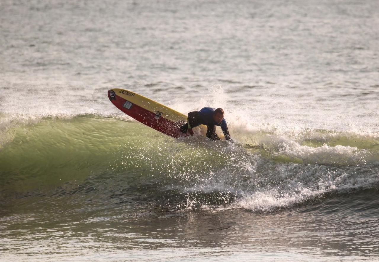Surfivor Surf Camp Hotell Esmoriz Exteriör bild