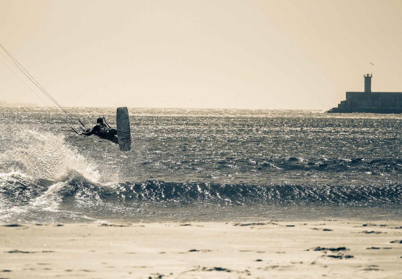 Surfivor Surf Camp Hotell Esmoriz Exteriör bild